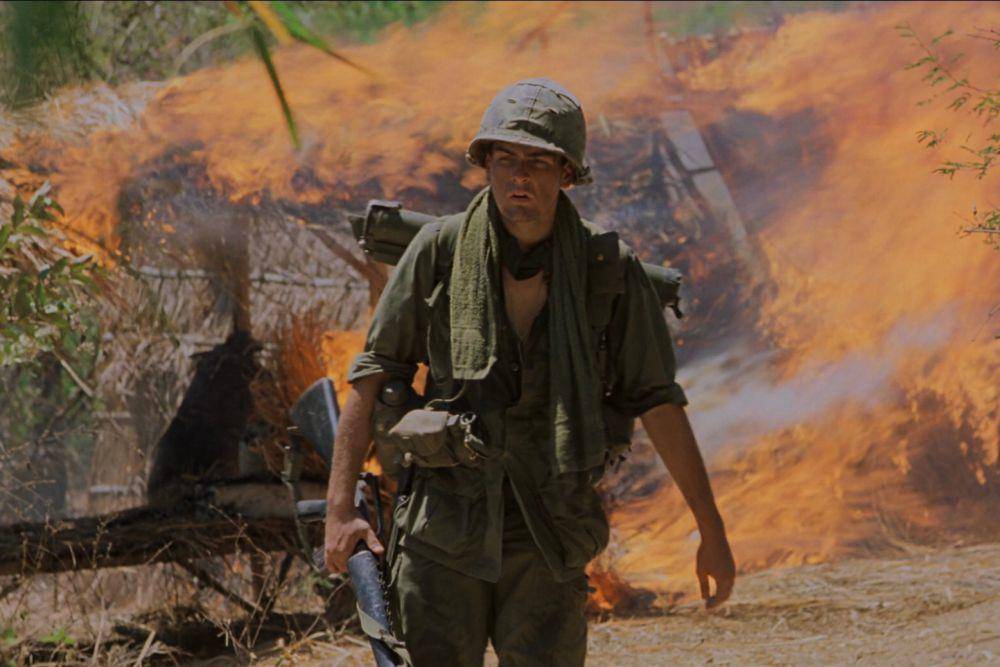 cuplikan adegan dalam film Platoon (Hemdale Film Corporation/Platoon)