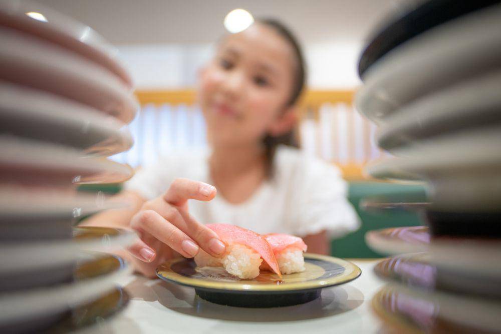 Orang yang makan banyak (123rf.com/purino)