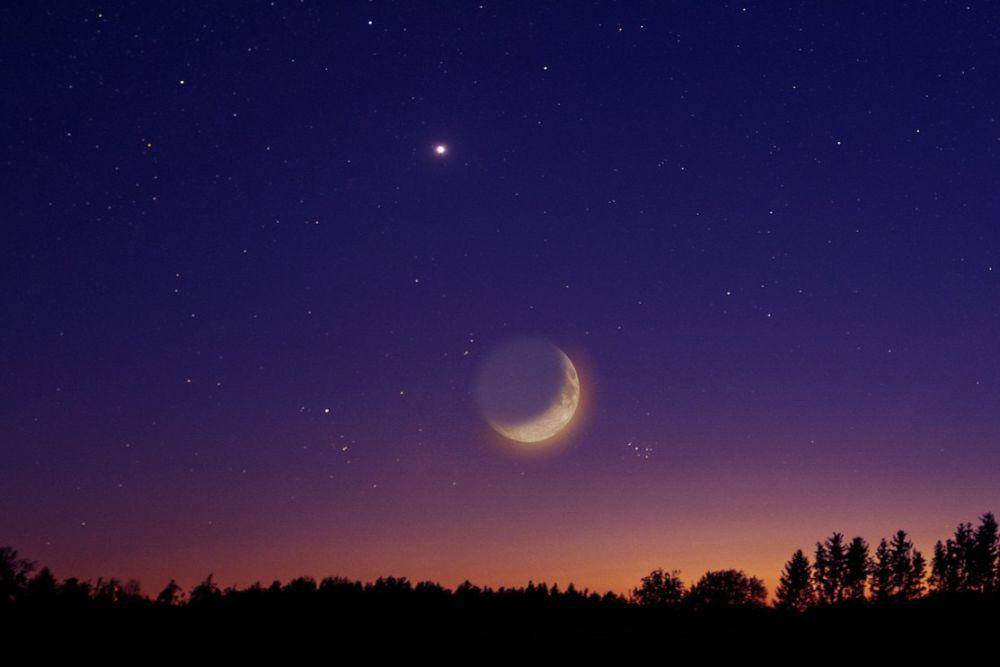 ilustrasi konjungsi Bulan dan Mars. (pixabay.com/Bru-nO)