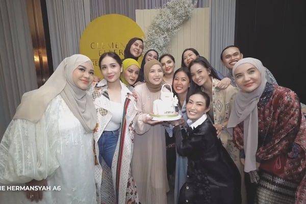 7 Potret Buka Puasa Geng Cendol, Sekalian Rayakan Ultah Tya Ariestya