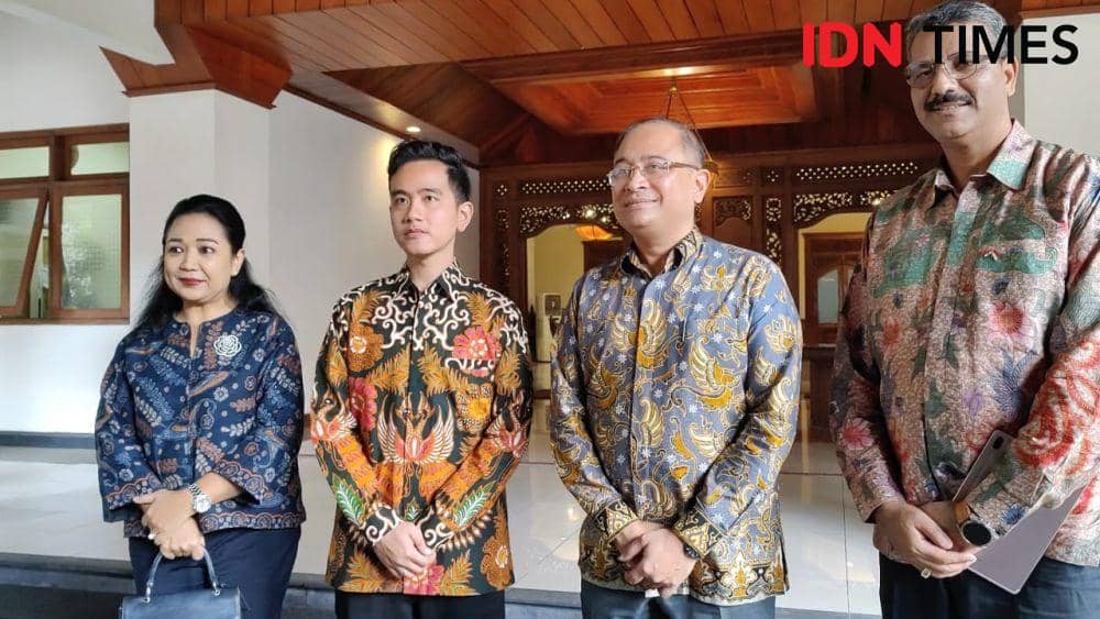 Gibran Rakabuming Raka bertemu dengan Dubes India Shri Sandeep Chakravorty di Balaikota Solo. (IDN Times/Larasati Rey)