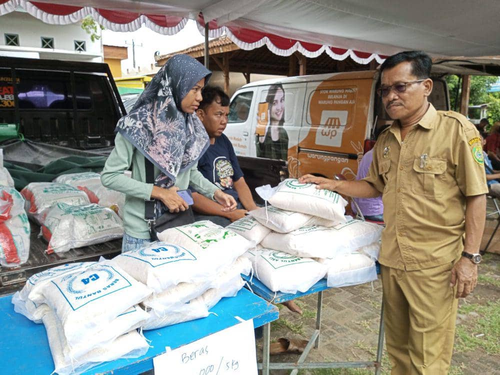 Beras lokal kelas premium kurang diminati masyarakat.(IDN Times/Daruwaskita)