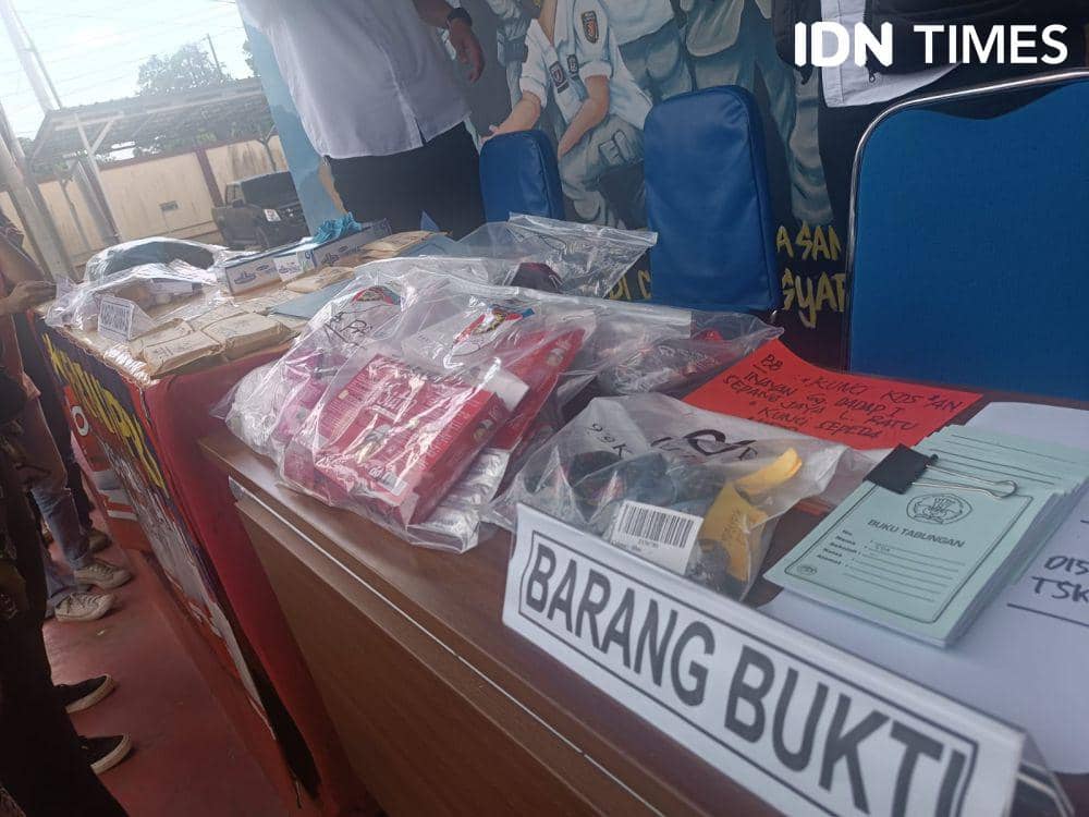 Ungkap kasus porstitusi di indekos Labuhan Ratu, Bandar Lampung oleh Subdit 3 Jatanras Polda Lampung. (IDN Times/Tama Yudha Wiguna).