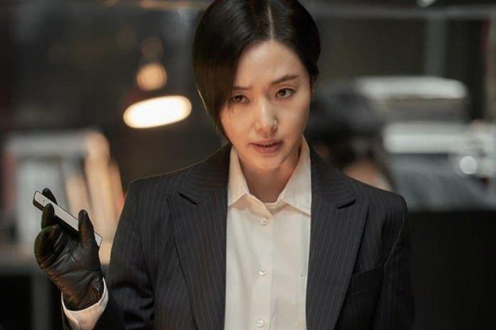 7 Kelebihan Choi Jun Kyung selaku Ketua Tim Grey di Parasyte: The Grey