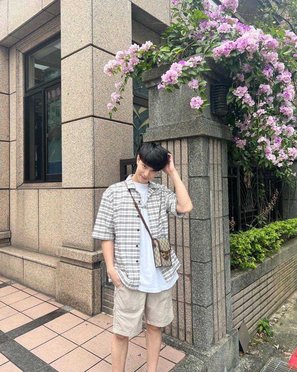 mix and match outer ala Kay Lertsittichai (instagram.com/kayavine)