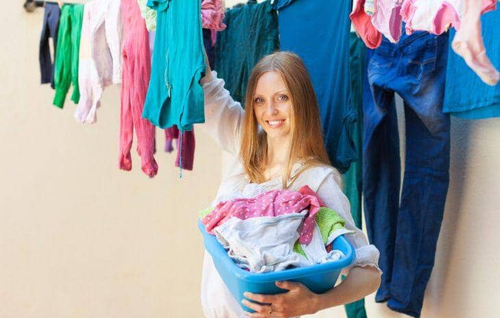 jemuran di rumah (freepik.com/bearfotos)