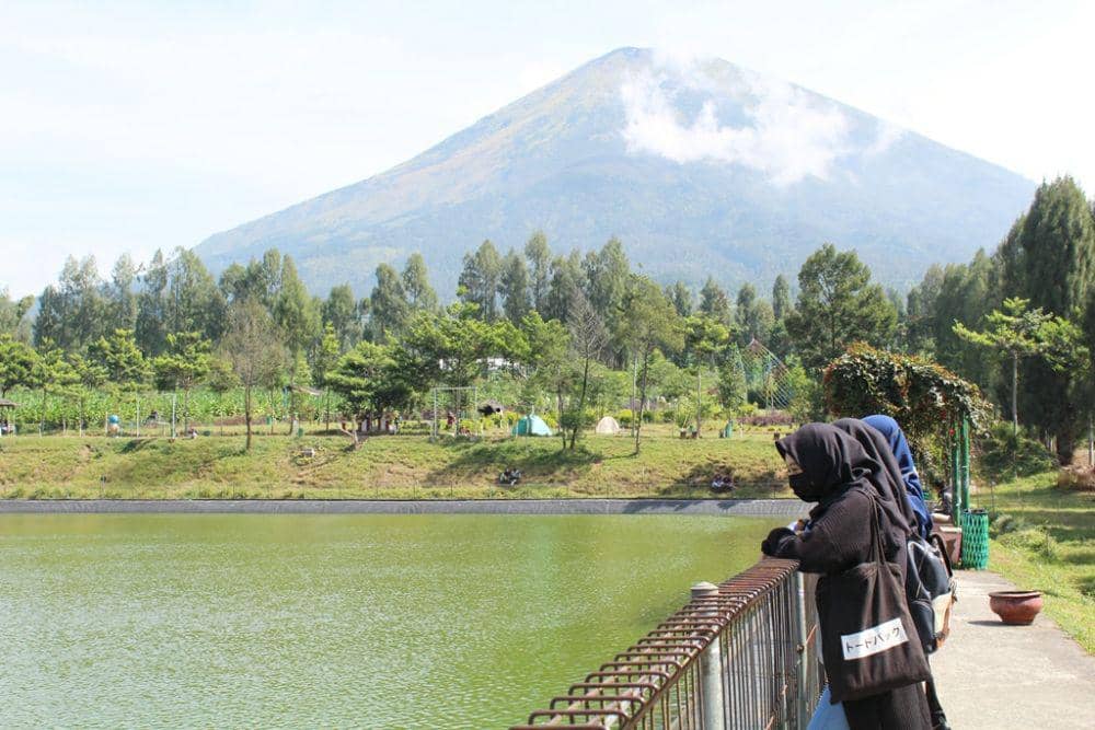 5 Spot Camping dan Glamping Sejuk di Jateng, Pas Buat Healing!