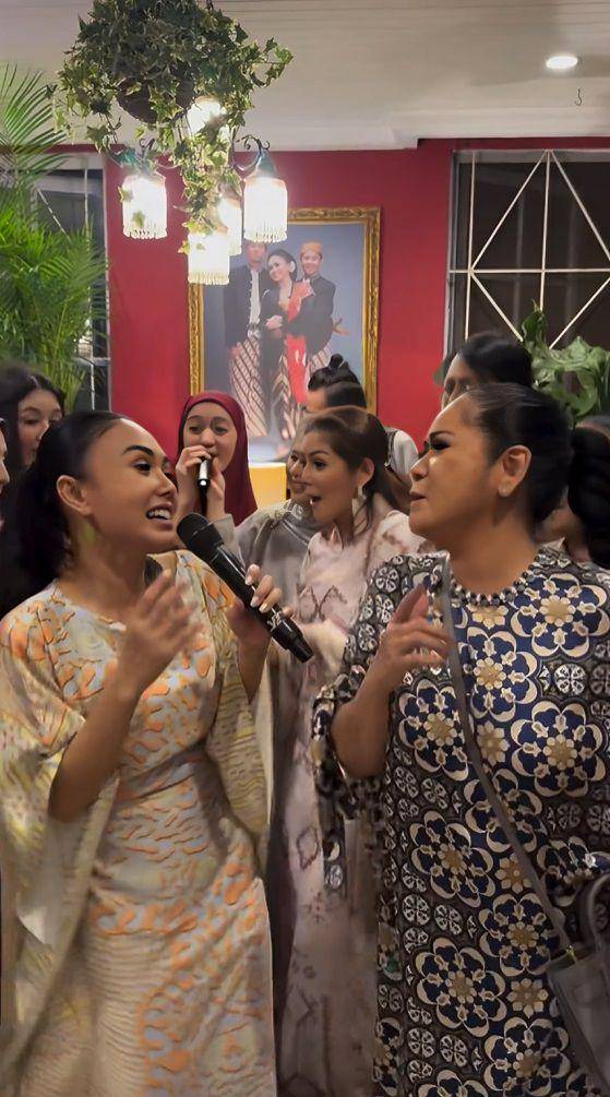 potret Yuni Shara bukber dengan para penyanyi legendaris (instagram.com/yunishara36)
