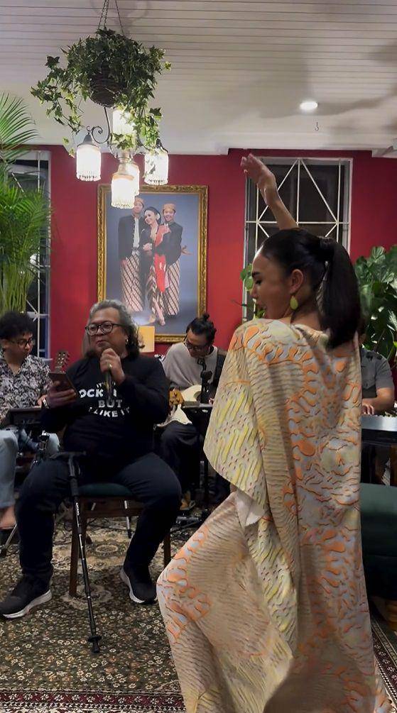 potret Yuni Shara bukber dengan para penyanyi legendaris (instagram.com/yunishara36)