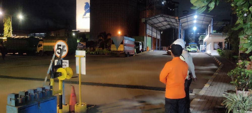 Situasi terkini lokasi kebakaran di Gedung Pokphand di Makassar, Senin (1/4/2024)/Istimewa