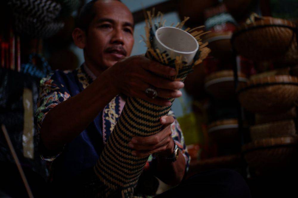 Stoples Bambu Karya Warga Tulungagung Banjir Orderan Jelang Lebaran