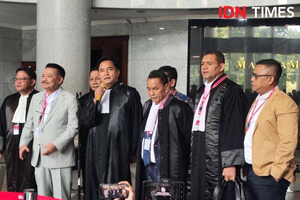 Tim Pembela Prabowo-Gibran sebagai Pihak Terkait dalam sengketa PHPU Pilpres 2024 di Gedung MK, Jakarta Pusat (1/4/2024). (IDN Times/Yosafat Diva Bayu Wisesa)