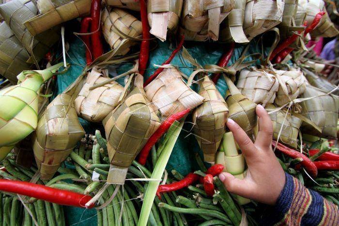 Kirab Gunungan Ketupat Keraton Jogja (antaraphoto.com)