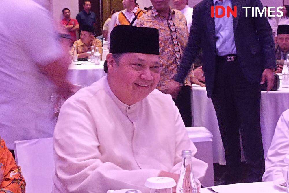 Ketua Umum DPP Partai Golkar Airlangga Hartarto saat menghadiri acara buka bersama keluarga besar Kosgoro. (IDN Times/Amir Faisol)