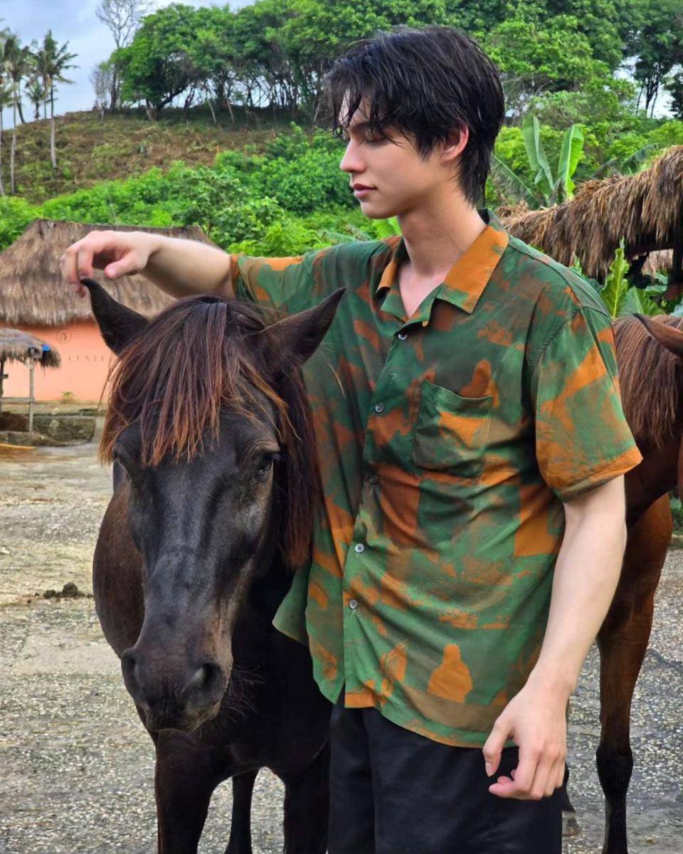 potret Bright Vachirawit liburan di Sumba (instagram.com/bbrightvc)
