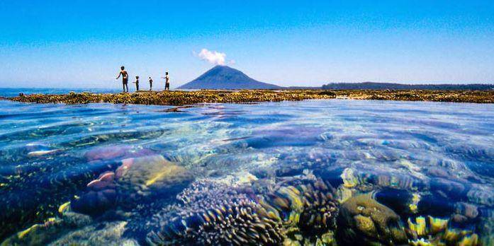 Potret Bunaken Island (pinterest.com)