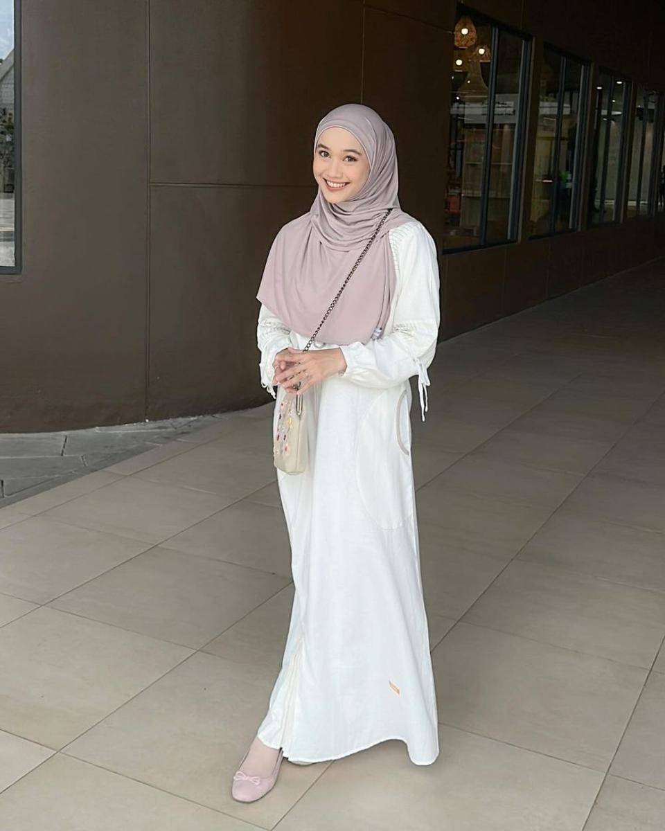 inspirasi OOTD ala Ravira Naila (instagram.com/ravalsaa)