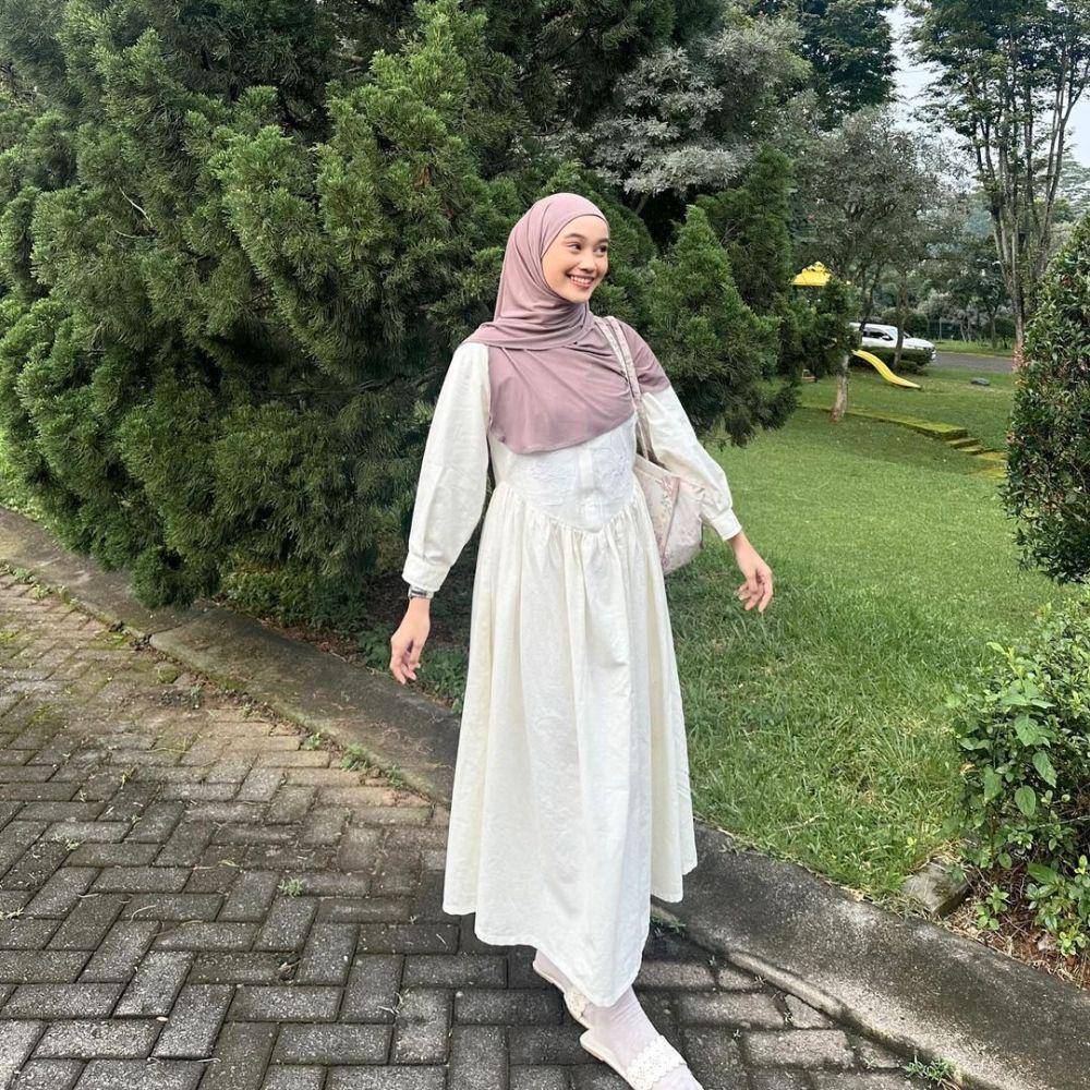 inspirasi OOTD ala Ravira Naila (instagram.com/ravalsaa)