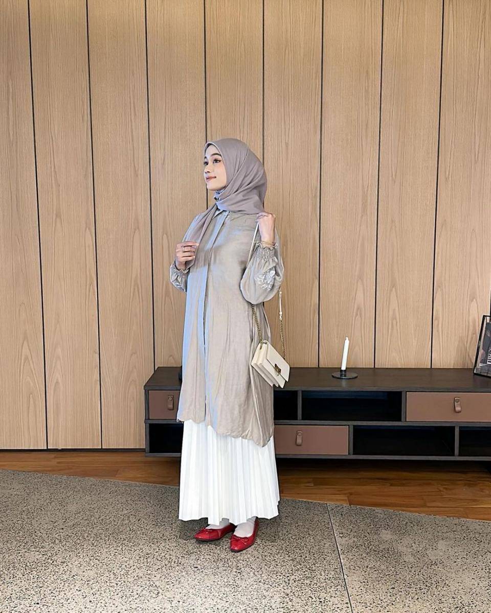 inspirasi OOTD ala Ravira Naila Naila (instagram.com/ravalsaa)