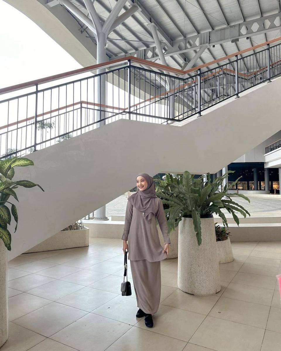 inspirasi OOTD ala Ravira Naila (instagram.com/ravalsaa)