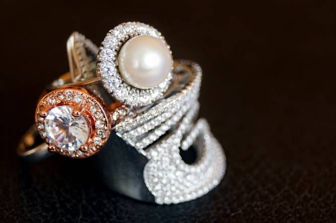 ilustrasi cincin mutiara (pexels.com/martabranco)