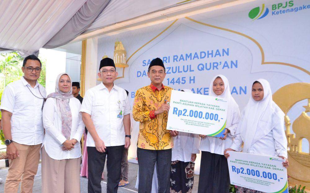 BPJS Ketenagakerjaan melalui Panitia Hari Besar Islam (PHBI) dan Yayasan Al Maghfirah menyelenggarakan kegiatan Safari Tausiyah Ramadhan dan Nuzulul Quran 1445 H di Semarang. (dok. BPJS Ketenagakerjaan)