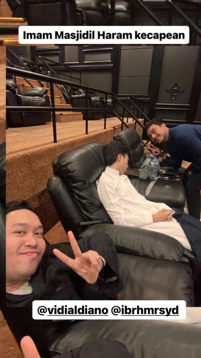 potret Vidi Aldiano kena prank sahabatnya di momen buka bersama (instagram.com/kresnajulio)