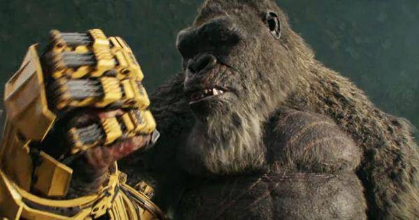 Kong mencoba gauntlet barunya ( Dok. Legendary Entertainment / Godzilla x Kong: The New Empire )