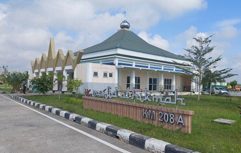 potret masjid di Rest area KM 208 Tol Palembang Lampung (google.com/maps/Haryadi “Omnduut” Yansyah)
