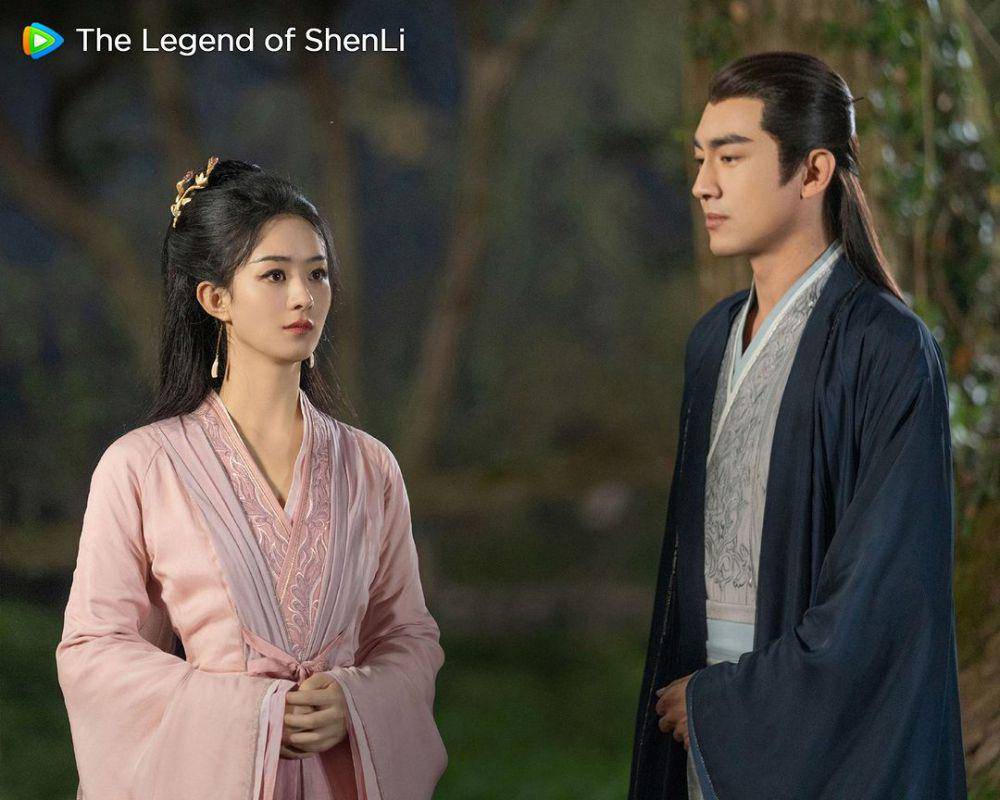 Zhao Li Ying dan Li Geng Xin di drama The Legend of Shen Li (instagram.com/official.wetv)