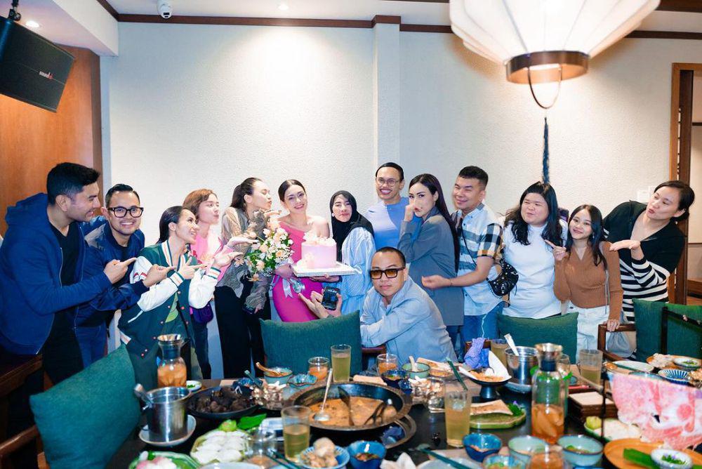 7 Momen Kejutan Ulang Tahun Celine Evangelista Bareng Sahabat