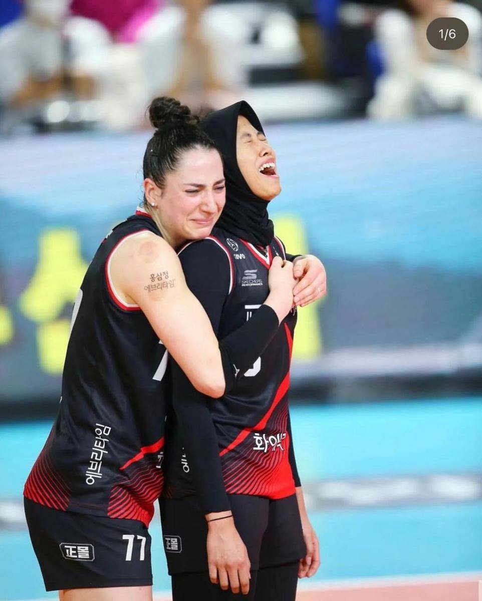 Duet atlet voli Indonesia, Megawati Hangestri Pertiwi bersama atlet Amerika Serikat, Giovanna Milana di Red Sparks (instagram.com/gia__day)
