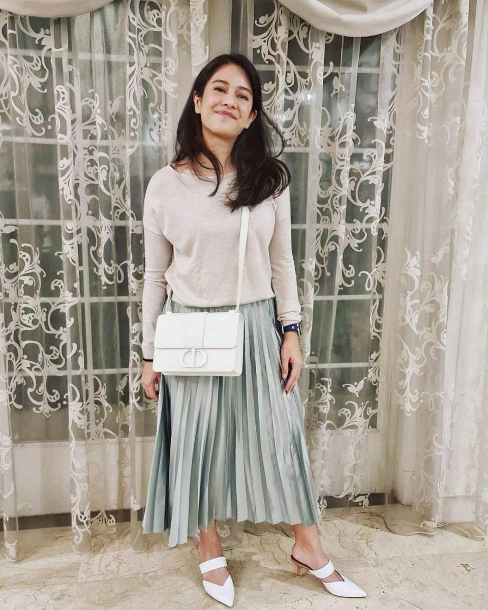 Campus look ala Mikha Tambayong (instagram.com/miktambayong)