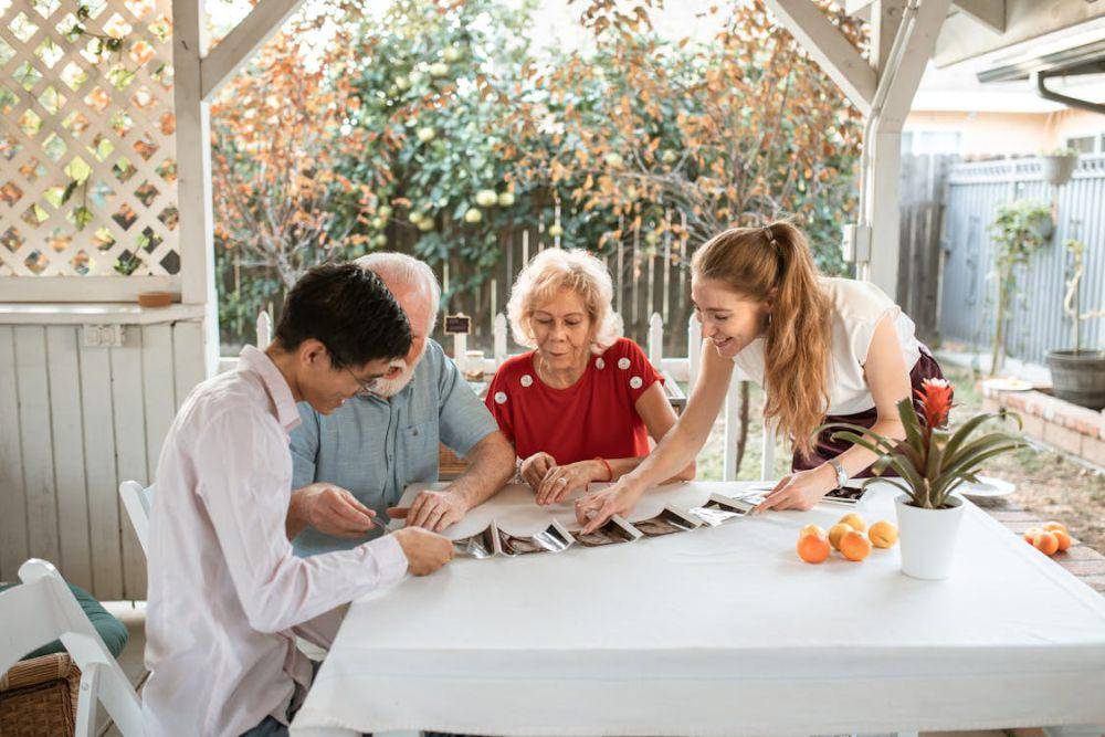 ilustrasi quality time bersama keluarga (pexels.com/RDNE Stock project)