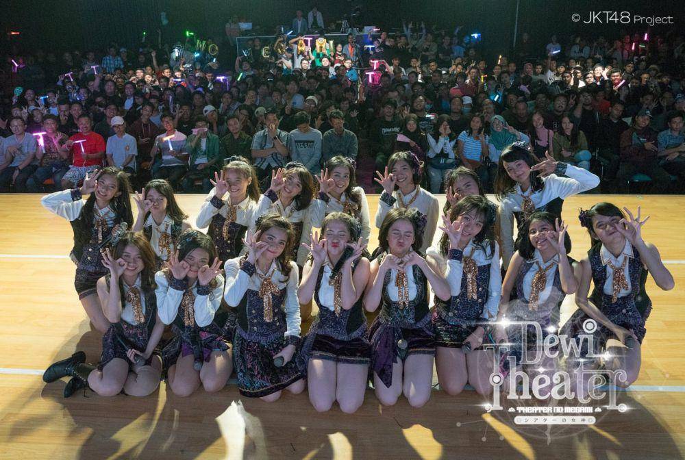 Member JKT48 (x.com/officialjkt48)