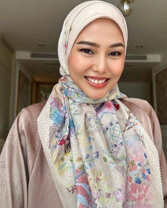 style hijab untuk lebaran (instagram.com/daraarafah)