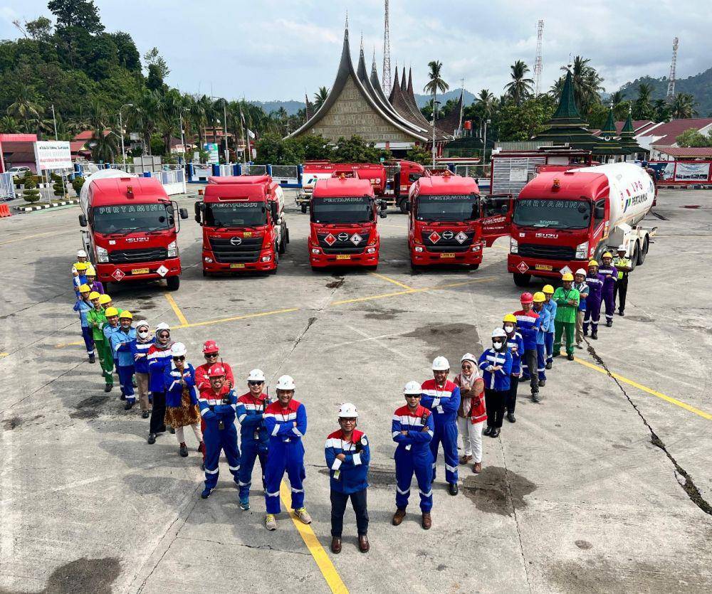 Elnusa Petrofin siapkan awak dan armada mobil tangki untuk mendukung Satgas RAFI 2024 distribusikan energi. (dok Elnusa Petrofin)
