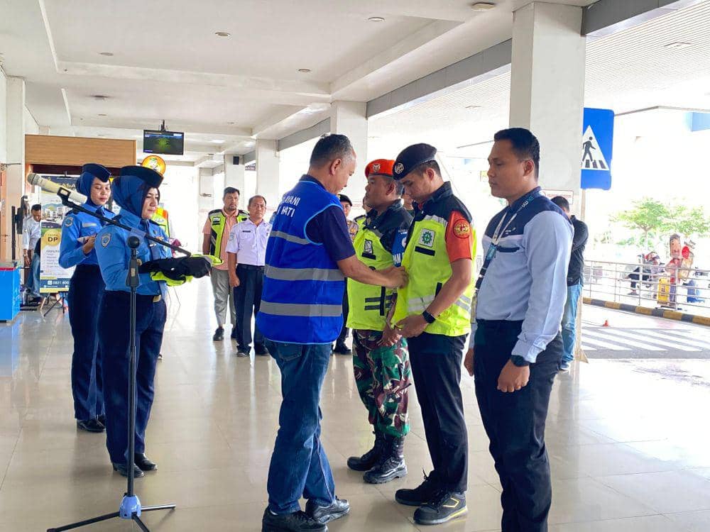 Kegiatan pembukaan Posko terpadu angkutan udara Lebaran 2024 di Bandara Radin Inten II Lampung. (Dok. Bandara Radin Inten II).