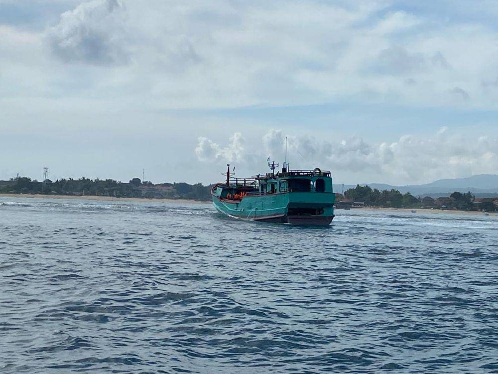 Kapal karam di perairan Jungutbatu, Nusa Penida. (Dok. IDN Times Bali/istimewa)