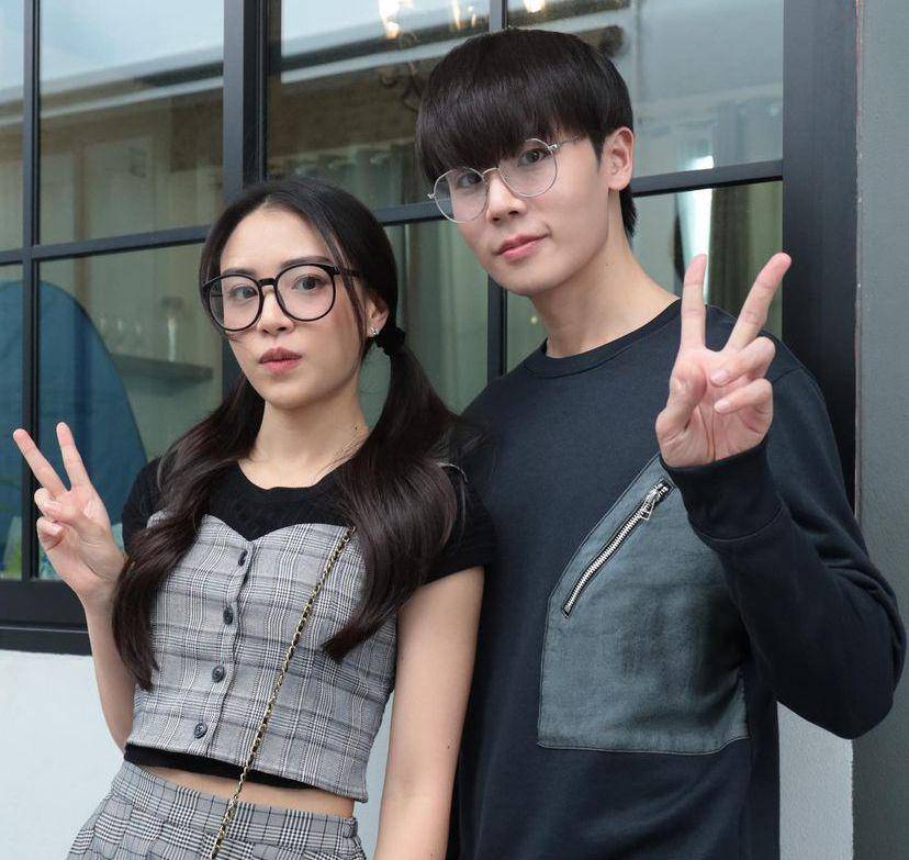 potret keakraban para pemeran drama Ploy's Yearbook (instagram.com/snap25_production)