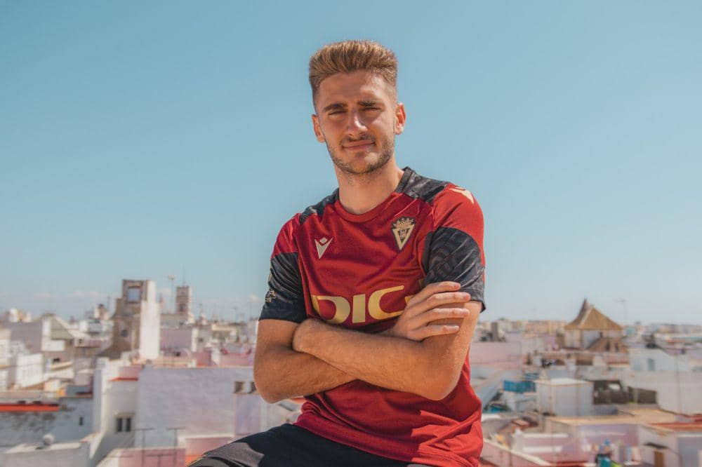 Robert Navarro (cadizcf.com)