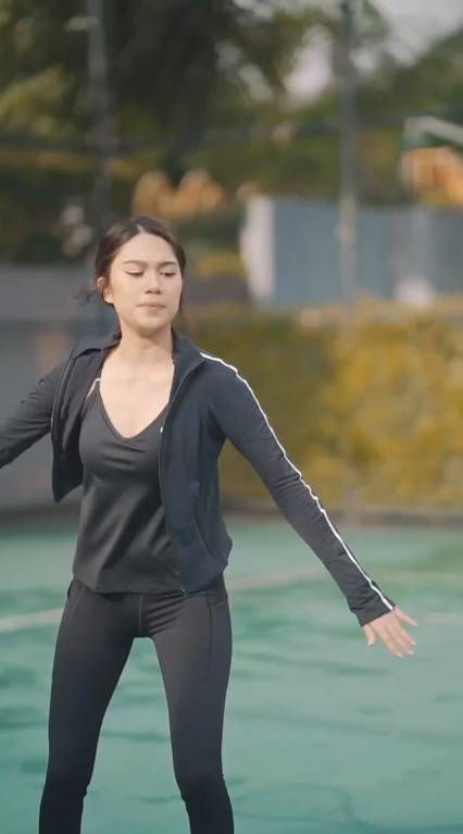 potret Azizah Salsha main tenis saat puasa (instagram.com/azizahsalsha_)