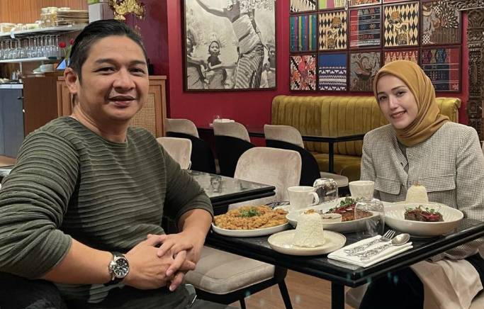 potret Pasha Ungu dan Adelia Pasha di Paris (instagram.com/pashaungu_vm)