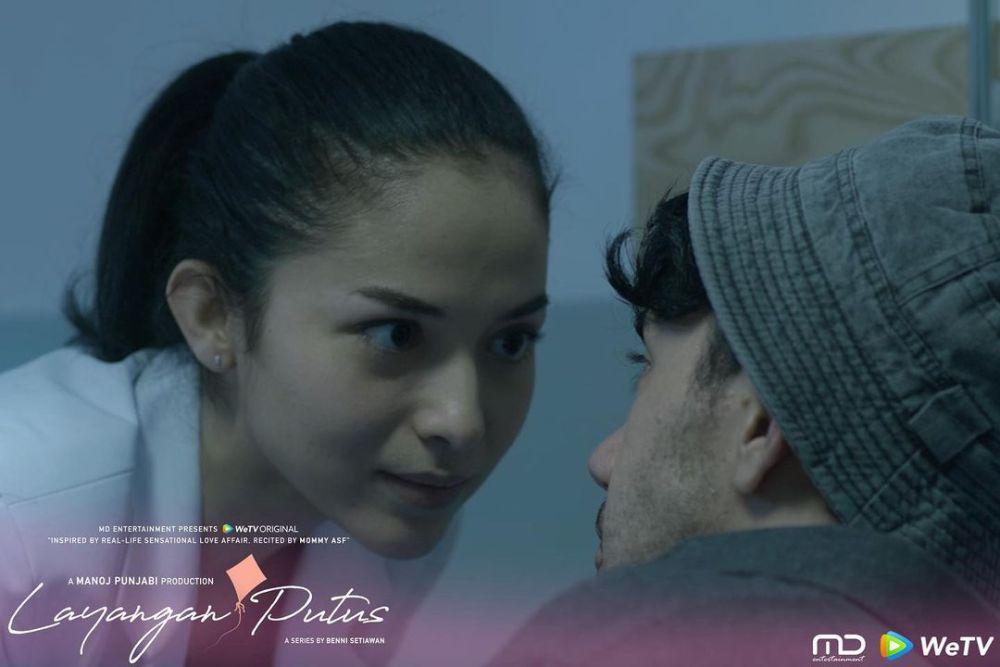 potret Putri Marino saat masih menjadi dokter dalam cuplikan scene series Layangan Putus. (instagram.com/layanganputus.md)