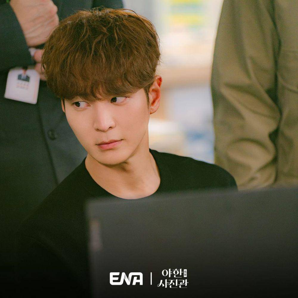 Joo Won di drama The Midnight Studio (instagram.com/channel.ena.d)