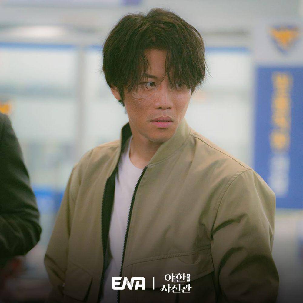 Eum Moon Suk di drama The Midnight Studio (instagram.com/channel.ena.d)