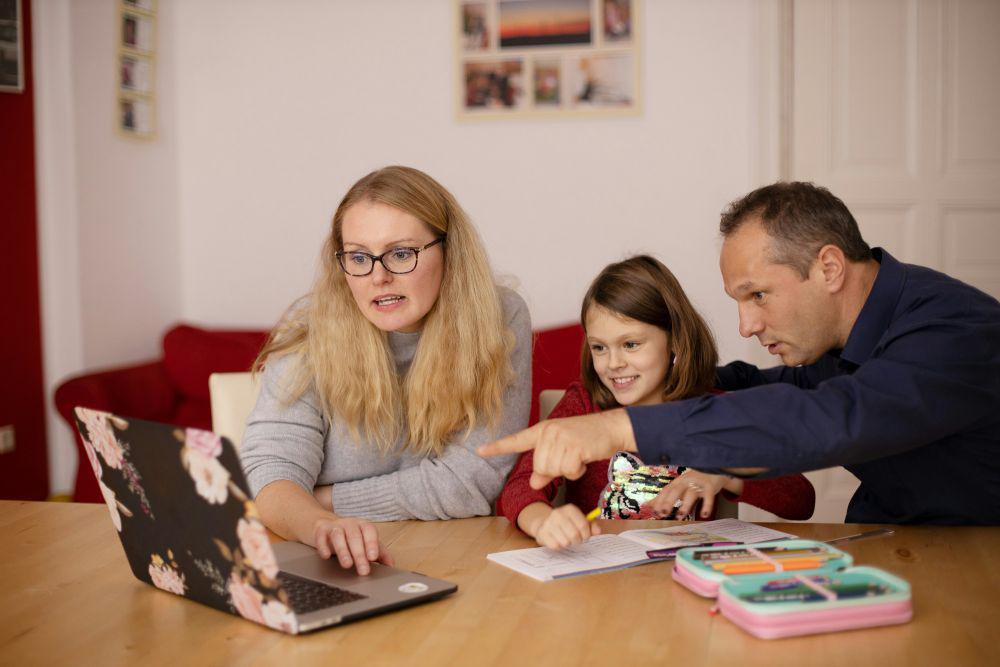 5 Parenting Buruk yang Selalu Diberikan Orangtua, Berdampak pada Anak