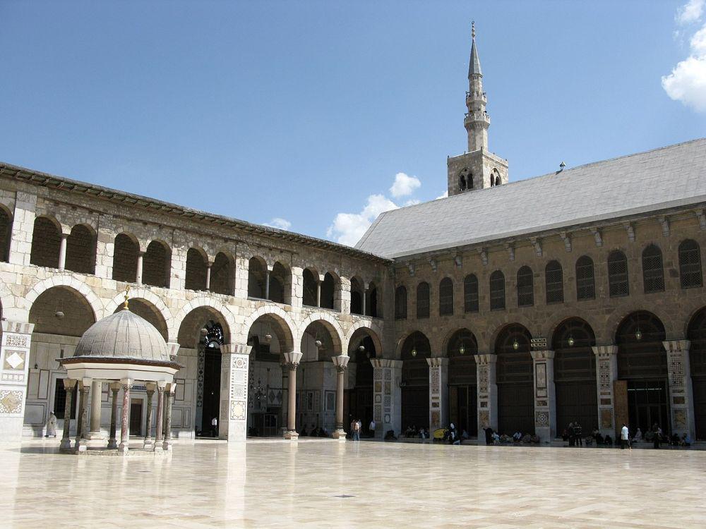 Fakta Menarik Masjid Umayyah, Terkenal dengan Menara Putihnya