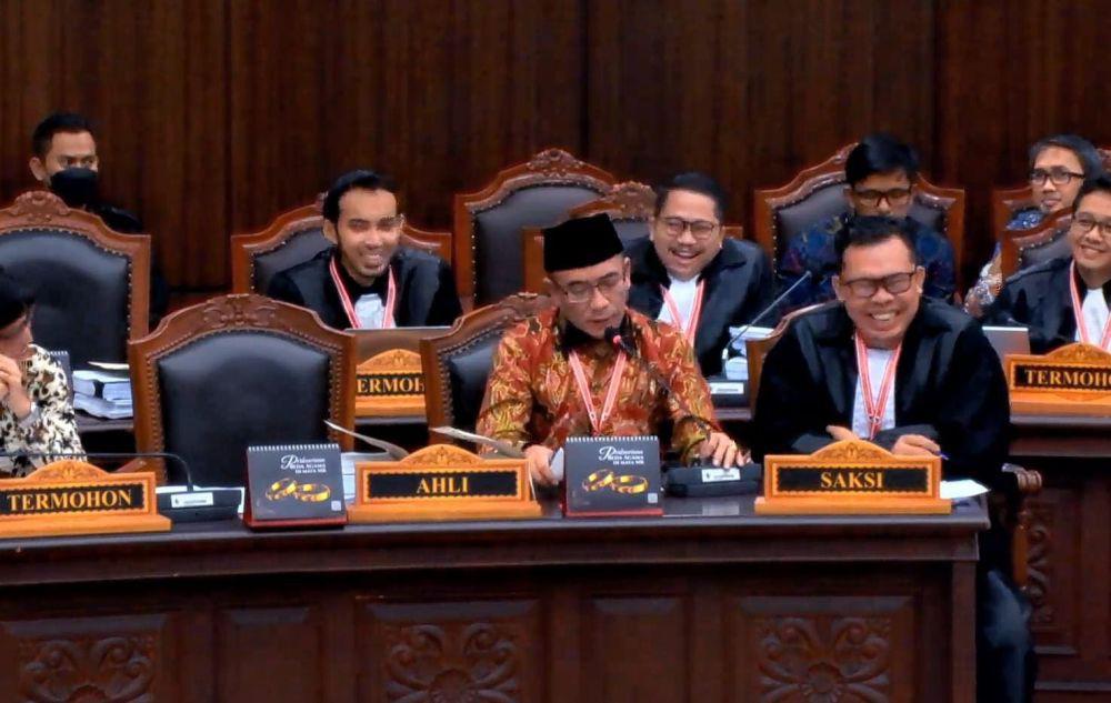 Ketua KPU: Negara Belum Mampu Membelikan Ponsel untuk Petugas KPPS
