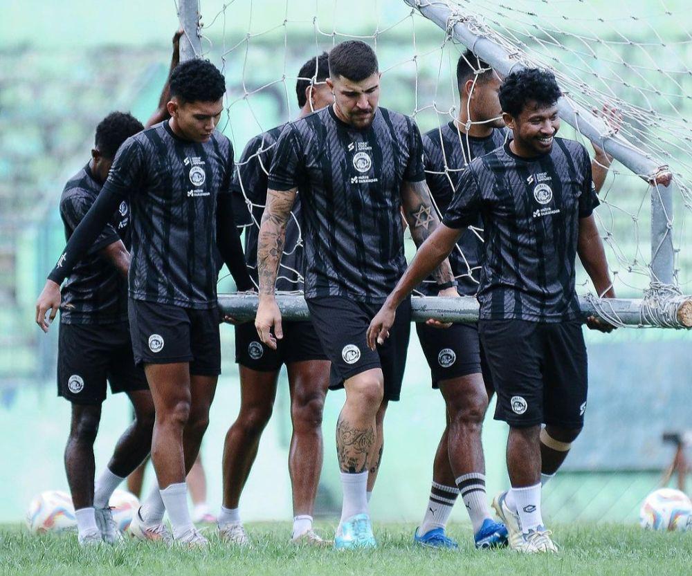 Liga 1 Berhenti, Pemain Asing Arema FC Pulang Kampung